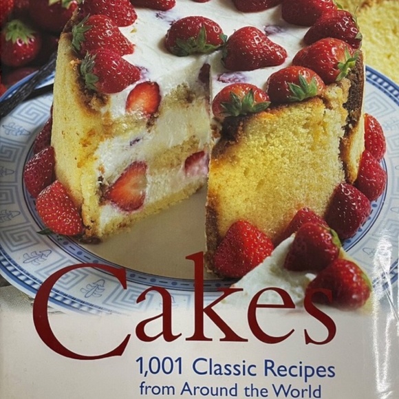 NEW- Excellent Condition - Vintage- Hardcover Readers Digest “Cakes”- 360 Pages - Picture 2 of 6